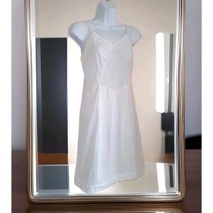 Bradley‎ Slip Dress Size 34 White 100% Nylon Adjustable Straps Knee Length VTG